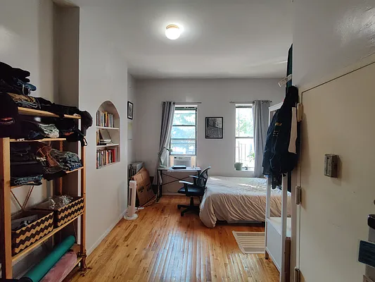 Rented by Signature Property Realty | media 16