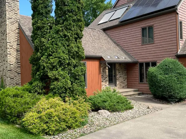 2169 Carlton Rd, Oshkosh, WI 54904