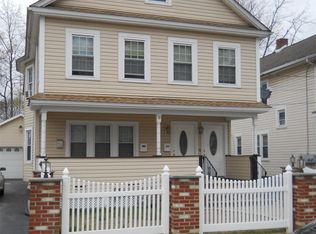 9 Lawrence Rd, Poughkeepsie, NY 12601