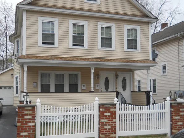 9 Lawrence Road, Poughkeepsie, NY 12601