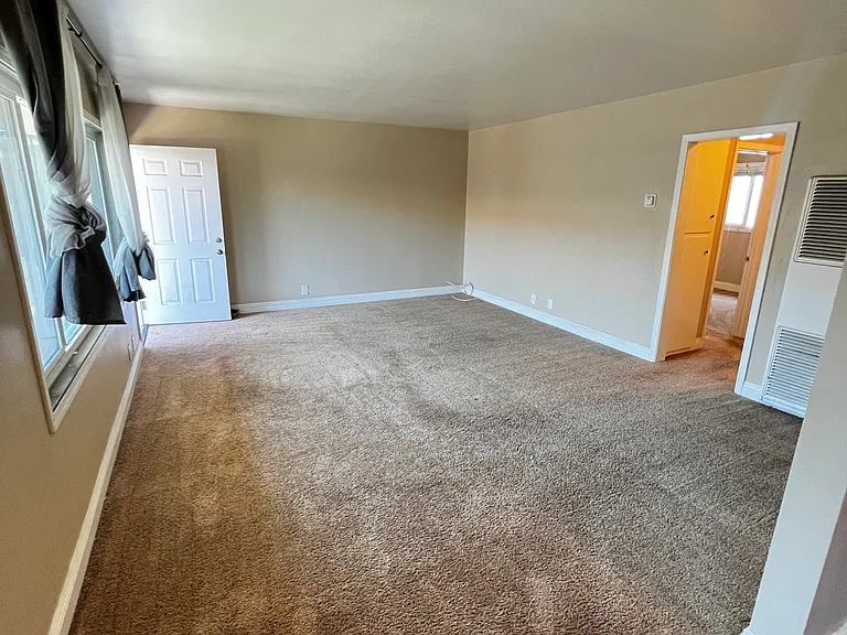 1325 E 7th St #9 — Photo 12