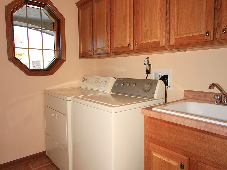 1st image of 111 Eagles Cove Cir