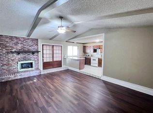 1907 Sabine Pass Ln, Arlington, TX 76006