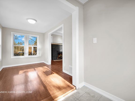 4th image of 1315 Edgewood Ave