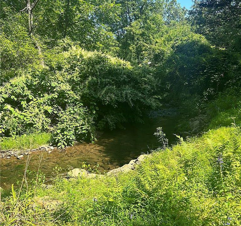 2nd image of Princess Lane Lot 16 #&-17