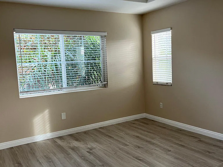 1429 Ledgestone Ln — Photo 15