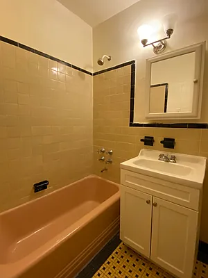 Rented by Mae Equities | media 9