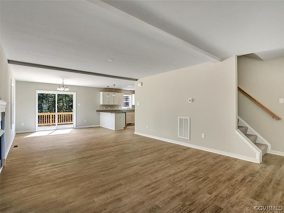 3rd image of 4401 Wraywood Ave