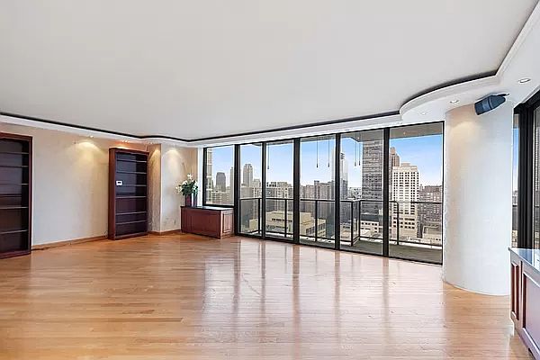 1st image of 161 W 61st St #26FG