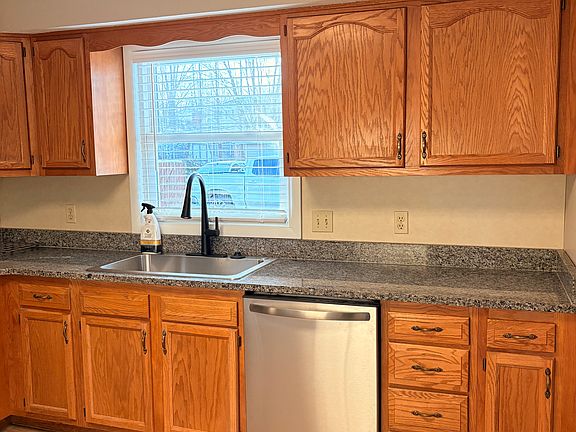 3rd image of 1428 North Rd SE #1426