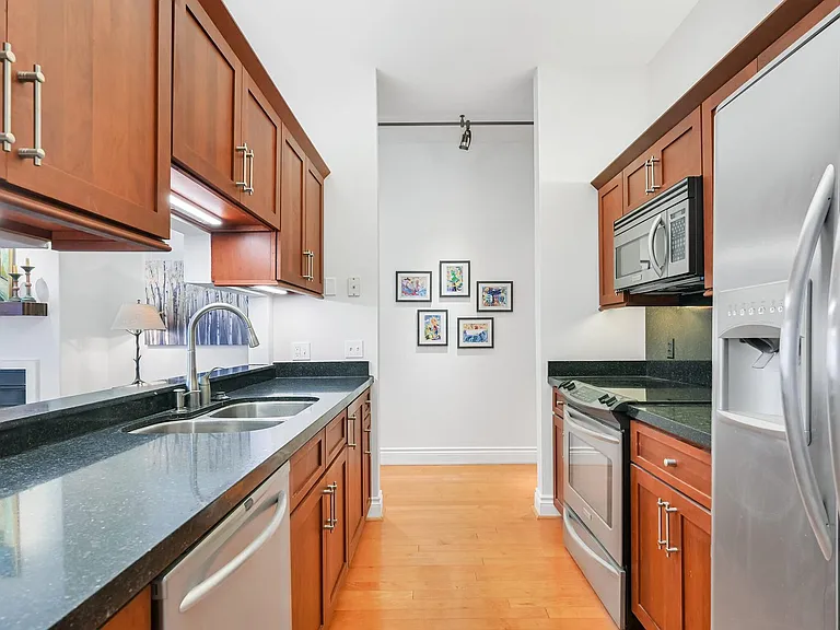 21 Haywood St #2B — Photo 8