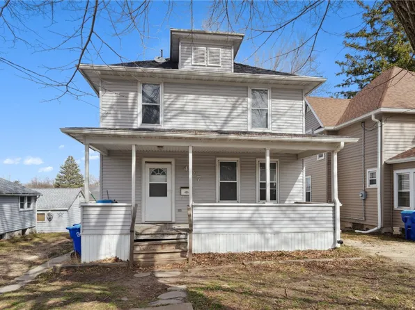 407 1st St NE, Oelwein, IA 50662