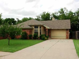 2205 W Foxfire Rd, Edmond, OK 73003