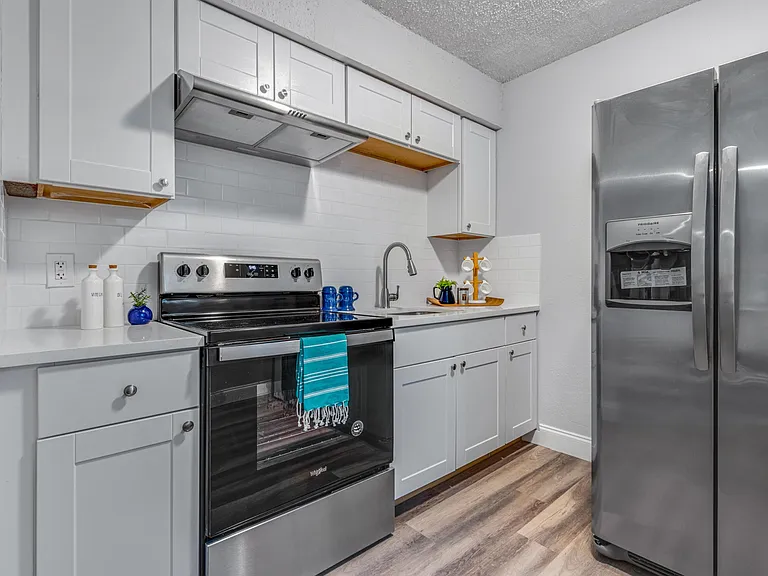 346 Dudley St — Photo 7