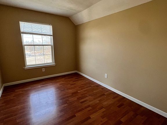 5th image of 520 Henry Ave SE APT B