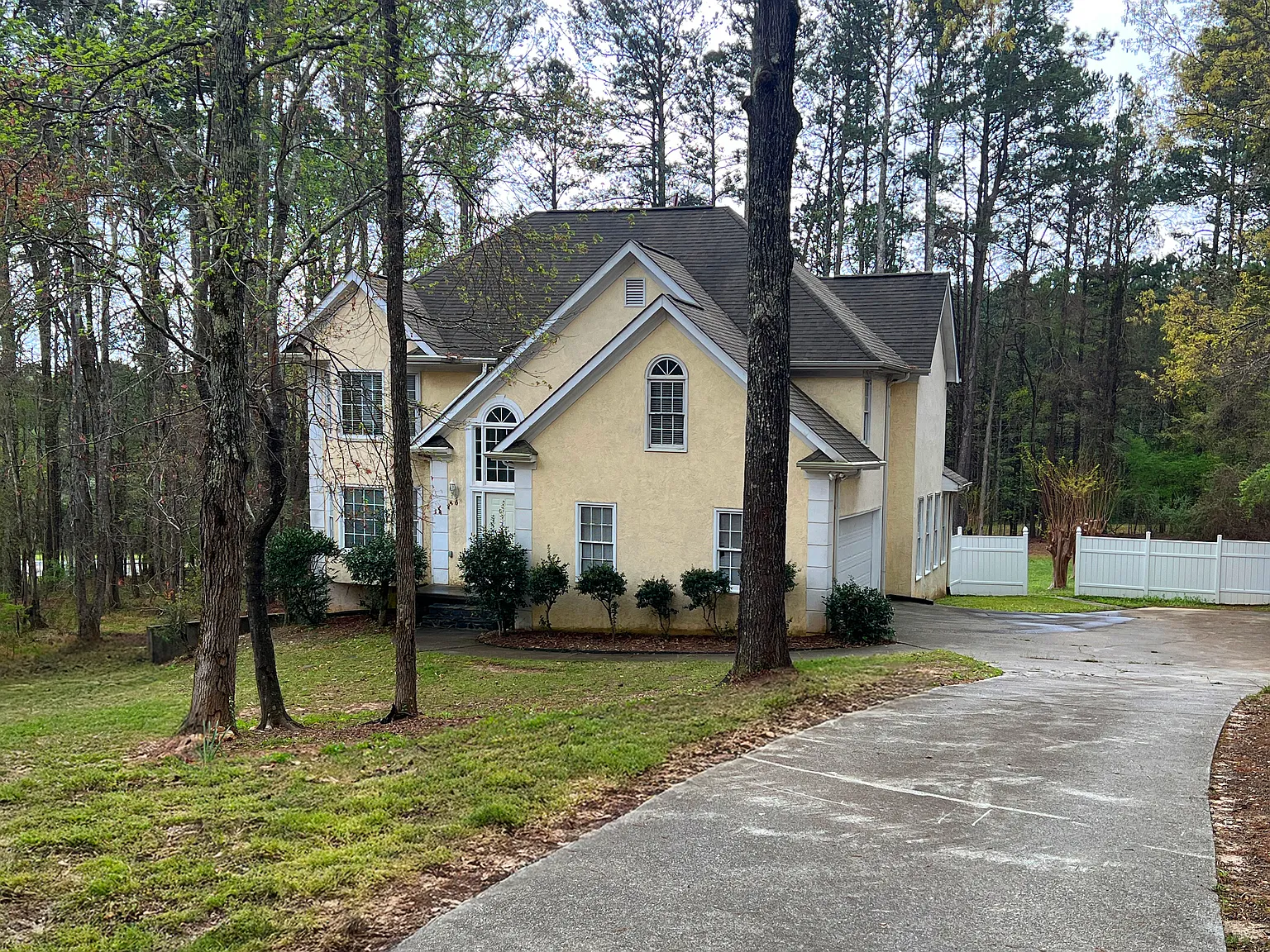 5 bed, 3.5 bath, 3200 sqft, $4,750 — Photo 2