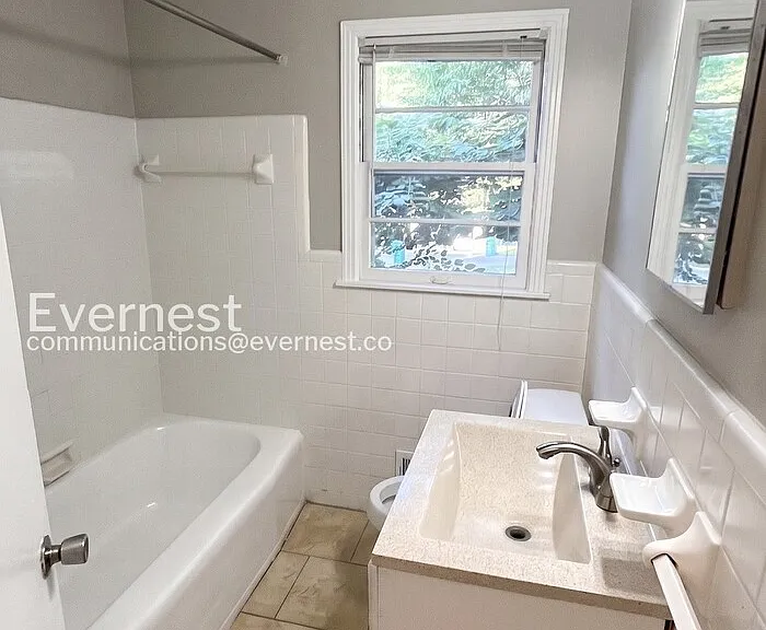 2348 2nd St NE — Photo 9