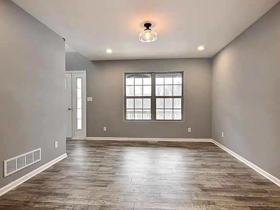 5th image of 3092 W 55th Ave
