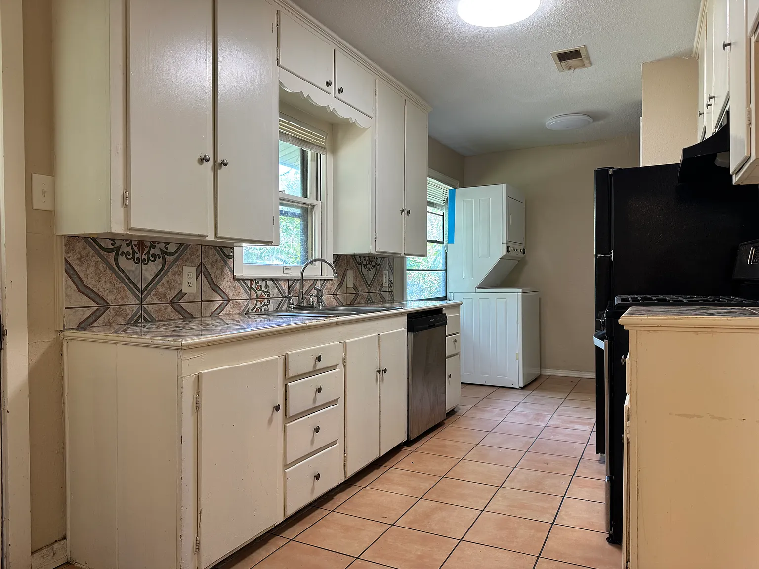 3 bed, 2.5 bath, 1598 sqft, $1,895 — Photo 4