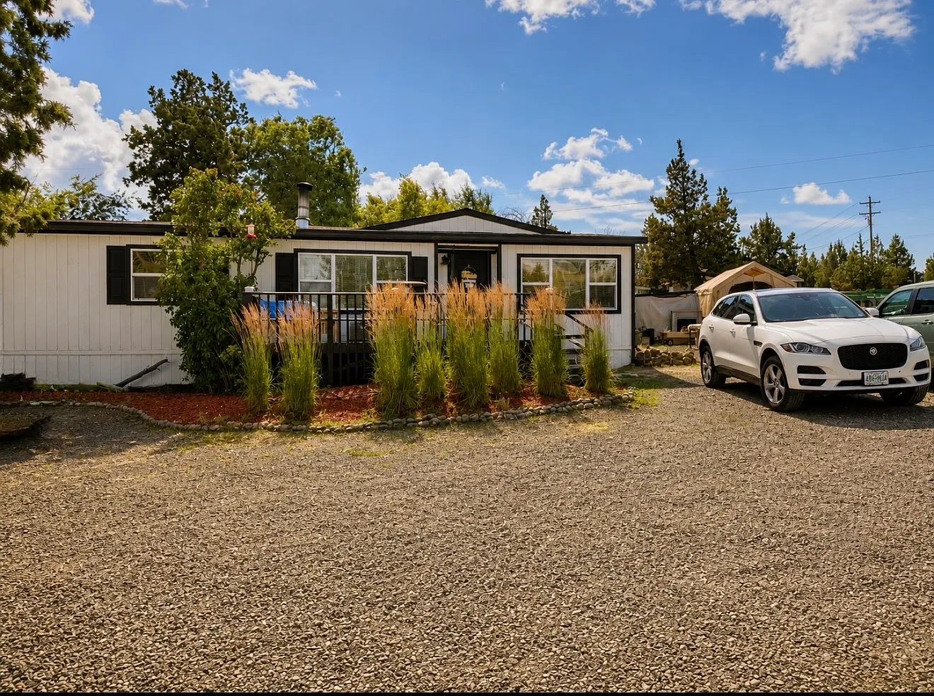 2 bed, 1000 sqft, $2,215 — Photo 1