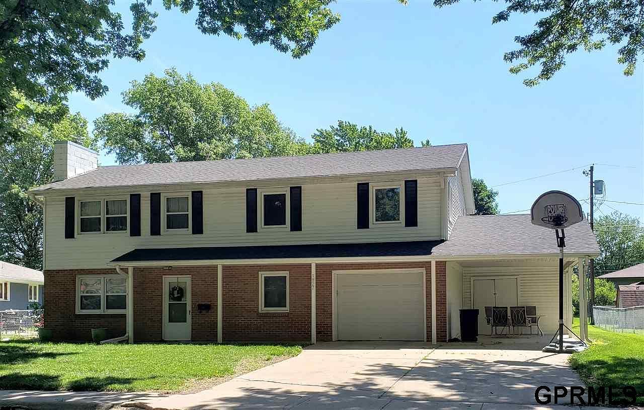 1827 Summit St Beatrice NE 68310 Zillow