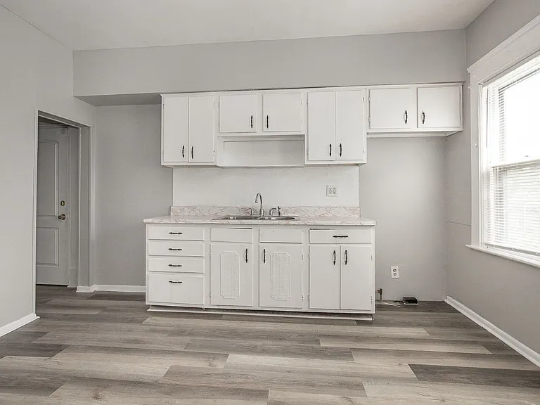 3910 Carlyle Ave — Photo 18