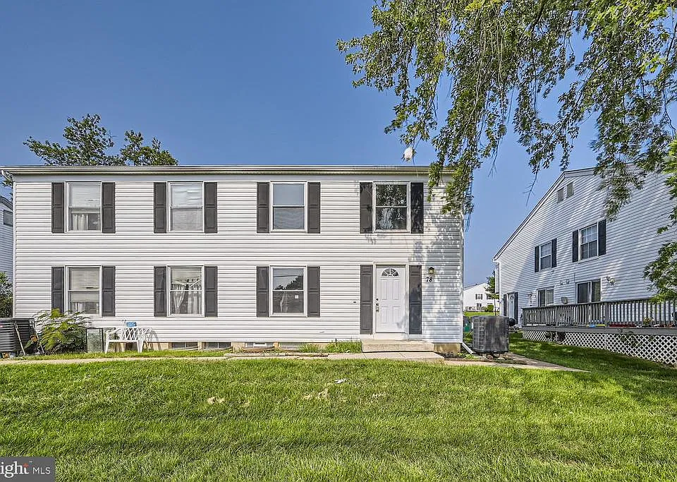 78 Ewing Dr #C