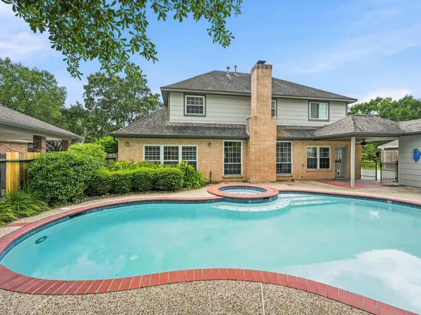 14714 Sandy Creek Dr, Houston, TX 77070