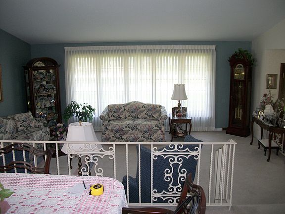 3rd image of 12219 S Oak Park Ave