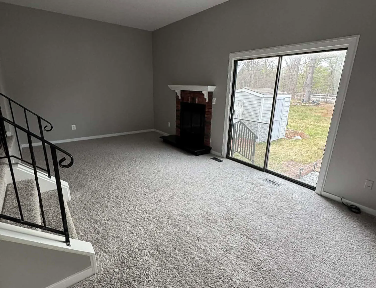 3 bed, 1.5 bath, 1408 sqft, $2,950 — Photo 3