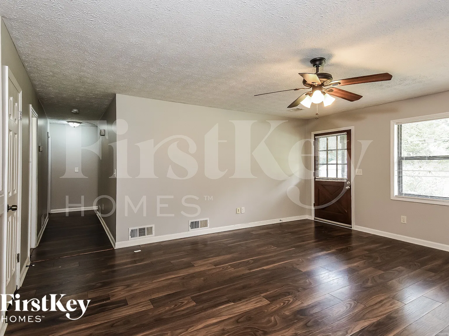 3 bed, 2.0 bath, 1248 sqft, $1,570 — Photo 4
