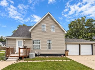 1024 11th St NW, Minot, ND 58703