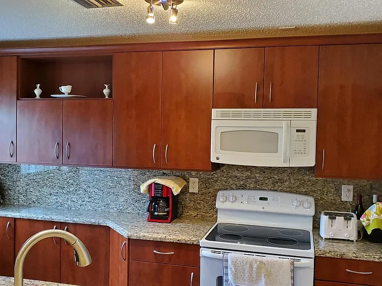 14629 Canalview Dr #C — Photo 9