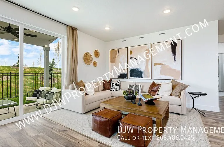 1727 N Truman Ave — Photo 3