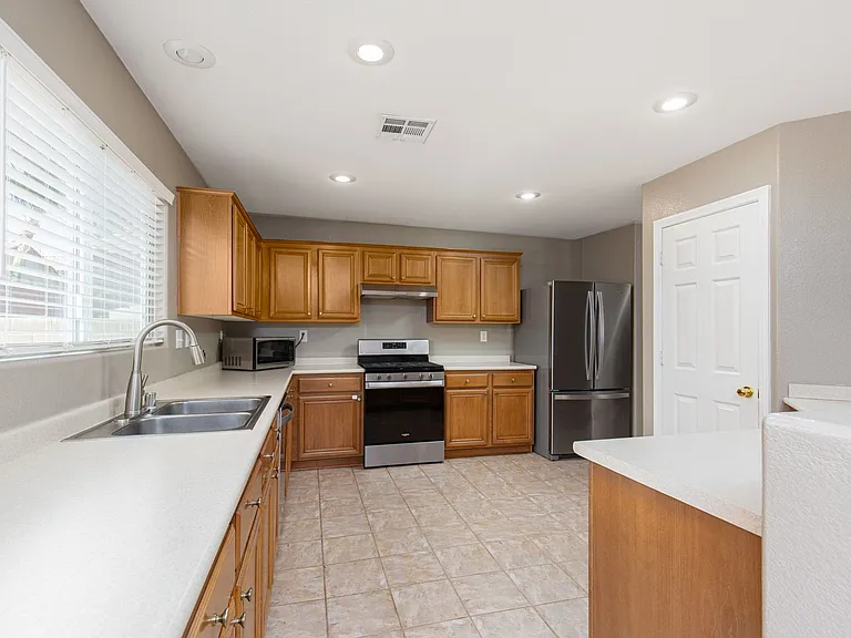 3077 Scalise Ct — Photo 9
