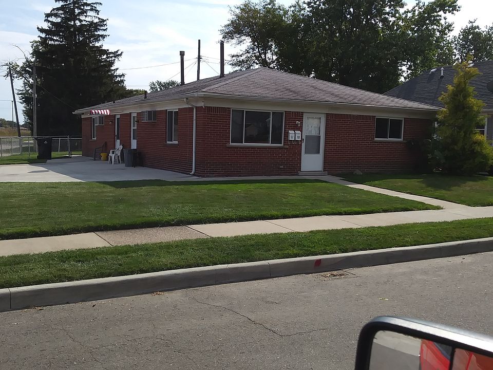 2nd image of 255 Highland St