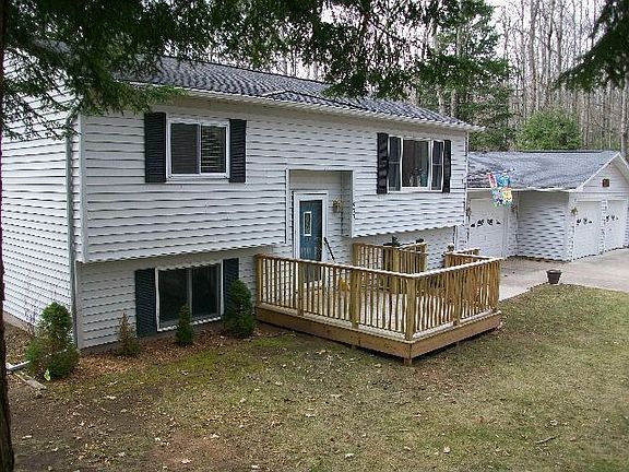 2nd image of 500 Arbutus Trl
