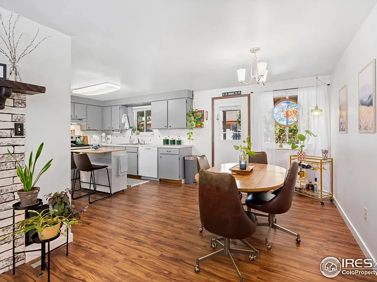 2216 Albany Ct — Photo 4