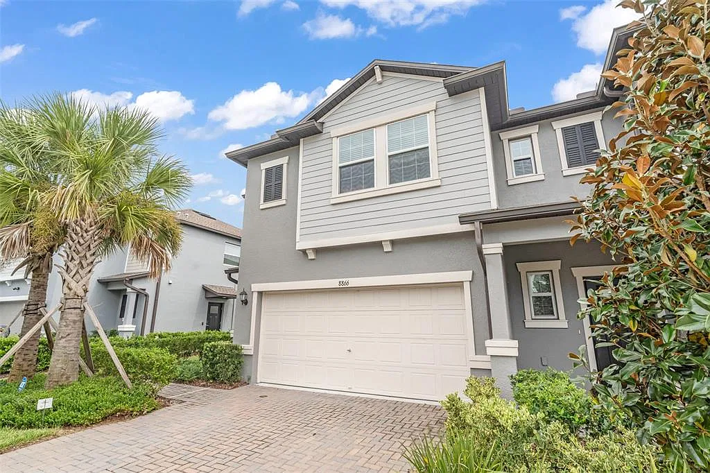 3 bed, 2.5 bath, 1861 sqft, $2,600 — Photo 3