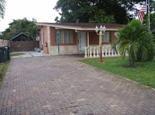 1230 N 15th Ln, Lake Worth, FL 33463