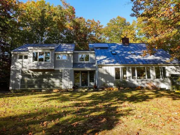 9 Mill Ridge Road, Cumberland, ME 04021