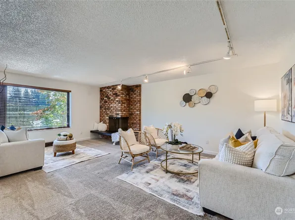 5915 Highway Place #204, Everett, WA 98203