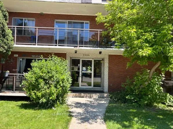 2205 King St E #1, Hamilton, ON L8K 1W9
