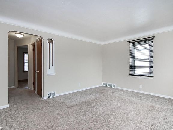 3rd image of 6003 Wilber Ave