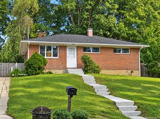 5 Robin Rd, Selden, NY 11784