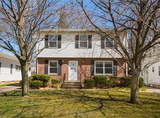 23824 Hedgewood Ave, Westlake, OH 44145