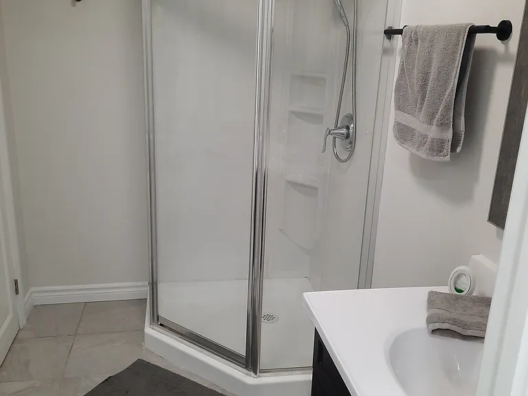 59 Courtney Cres — Photo 12
