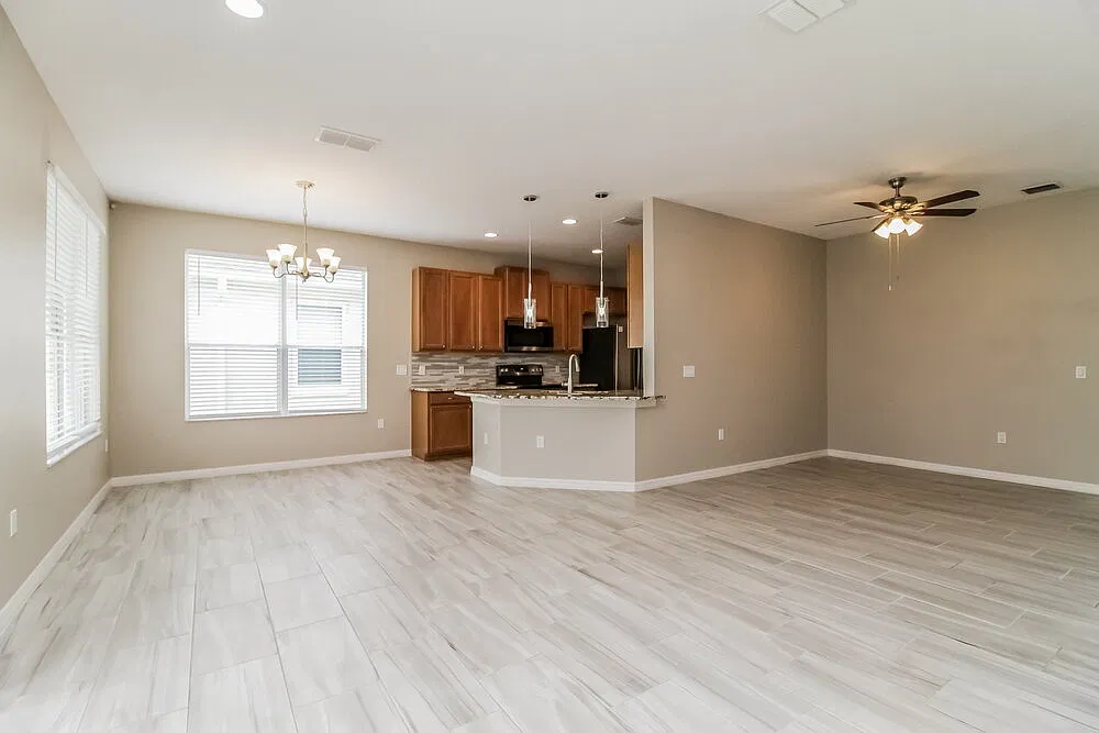 3 bed, 2.0 bath, 1549 sqft, $3,620 — Photo 4