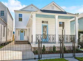 3962 Laurel St, New Orleans, LA 70115
