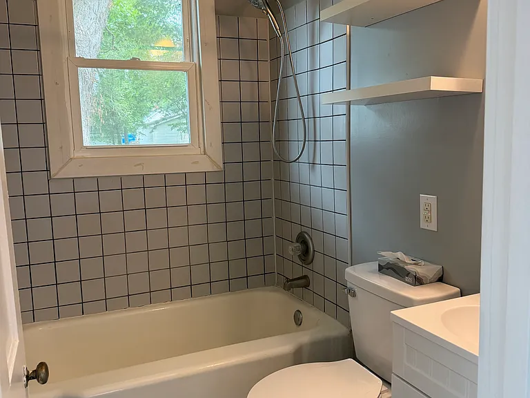258 Saint Andrews Ave — Photo 11